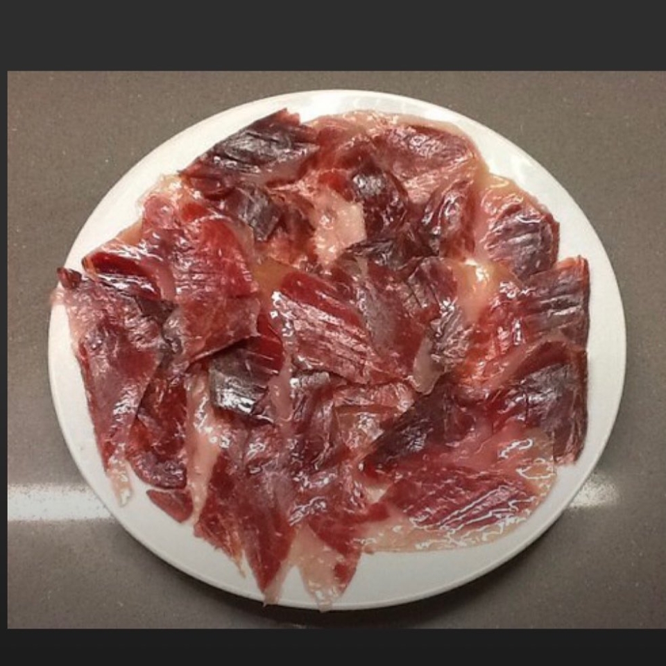 Por fin es viernes Que mejor manera de celébralo. lacastellana #tapas#elprat En tu casa o en la nuestra
