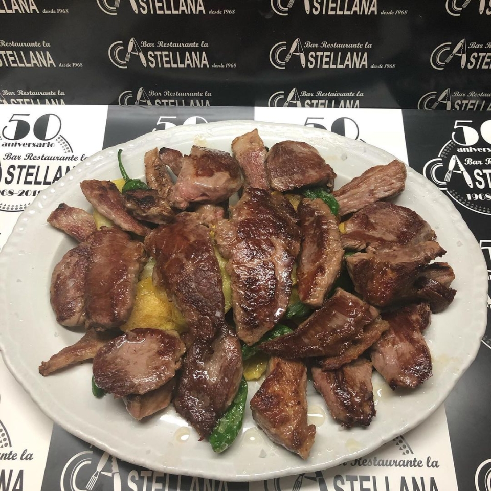 SUGERENCIAS DEL DÍA De 8 a 16 horas Para llevar o comer aquí Parrillada ibérica lacastellana #tapas#elprat