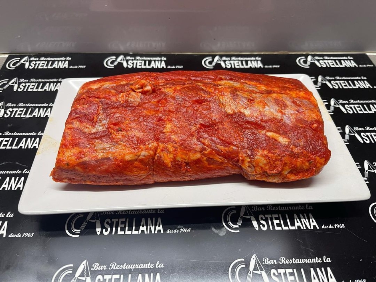 Desayunos de cuchillo y tenedor Lomo ibérico adobado lacastellana #tapas#elprat# Horario de 8 a 16 horas