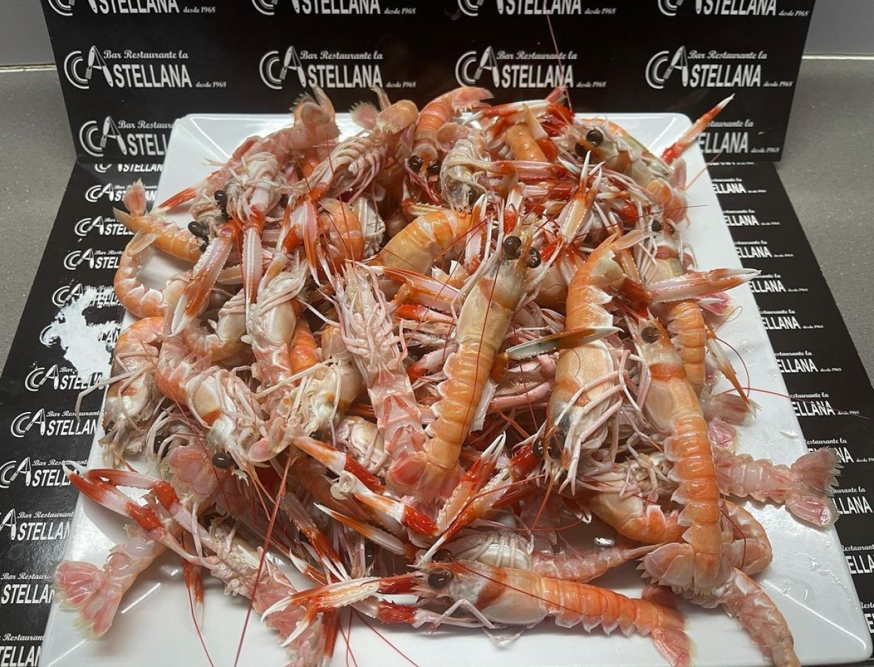 Sugerencias del dia Cigalitas grillo plancha lacastellana #tapas#elprat