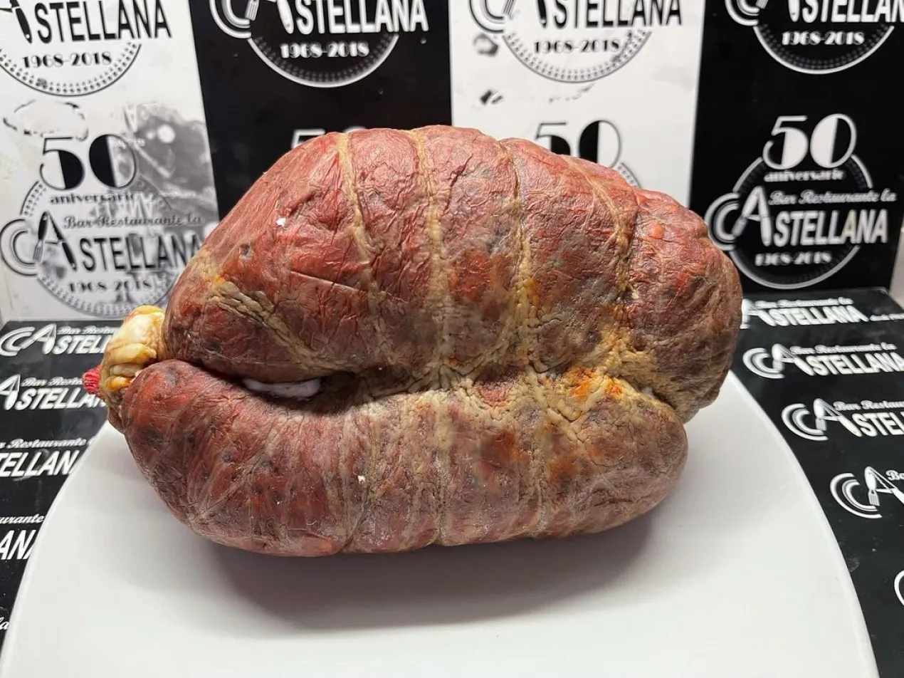 Bocadillo del día Para llevar o comer aquí de 8 a 16h. SOBRASADA IBÉRICA lacastellana #tapas#bocadillos#elprat#