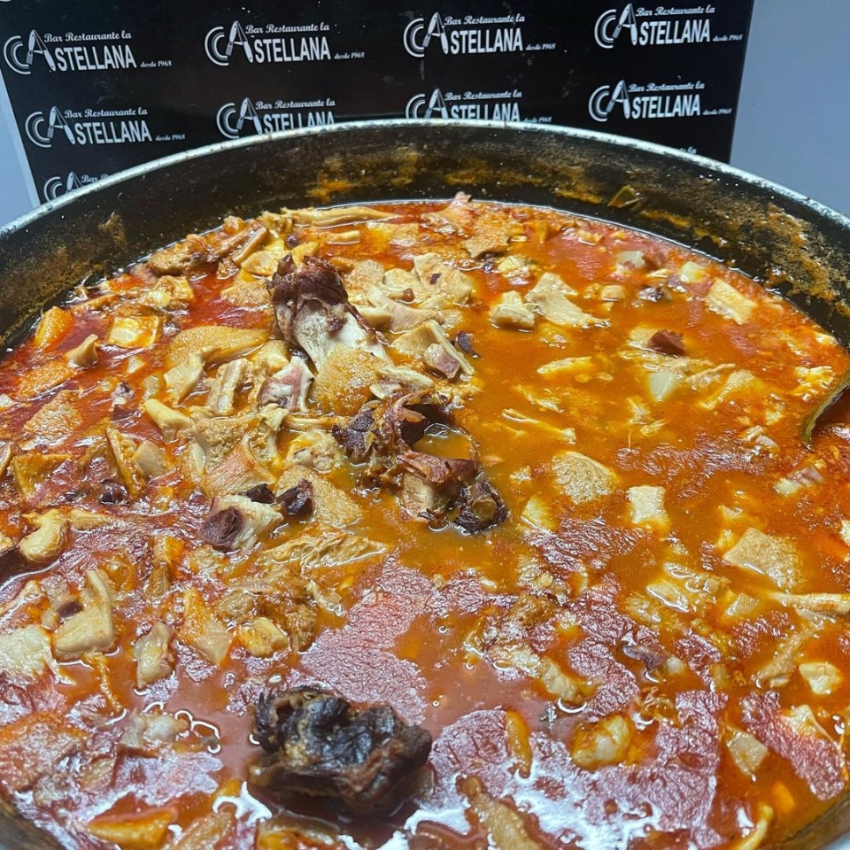 Desayuno de cuchillo y tenedor Callos a la castellana De 8a 16 horas lacastellana #tapas #elprat