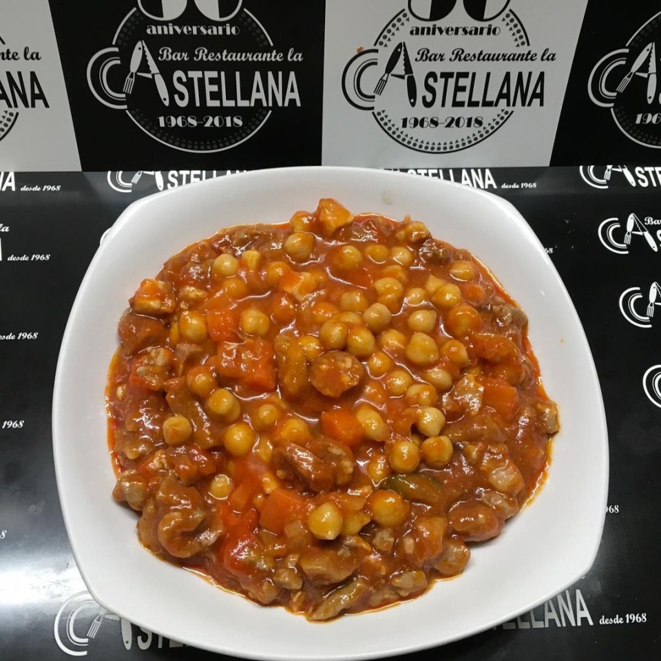 SUGERENCIAS DEL DÍA Garbanzos a la riojana lacastellana #tapas #elprat Para llevar o comer aquí de 8a16 h. De lunes a sábado