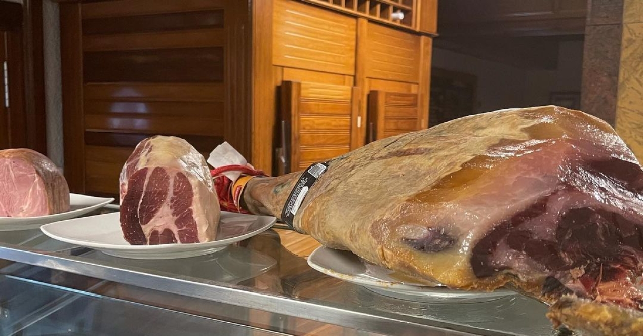 Trio de jamones Iberico#pais#canario# lacastellana #tapas#elprat