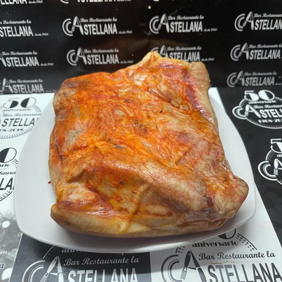 Bocadillo del día Papada ibérica lacastellana #tapas#elprat De 8 a 16 h. De lunes a sábado
