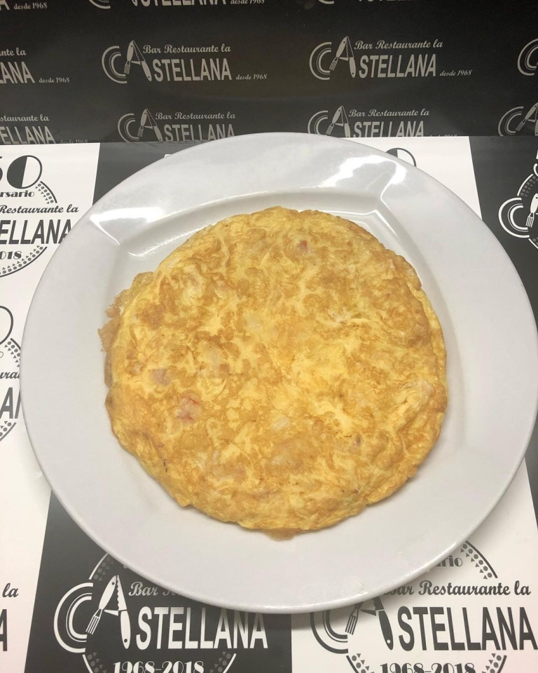 Sugerencia del día Tortilla de bacalao lacastellana#tapas#elprat De lunes a sábado de 8 a 16 horas